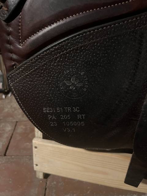 Sella da salto ostacoli CWD  17" - 2023