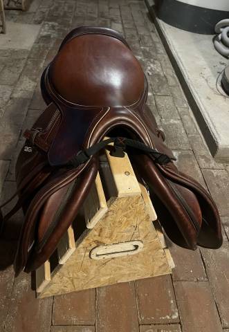 Sella da salto ostacoli CWD  17" - 2023