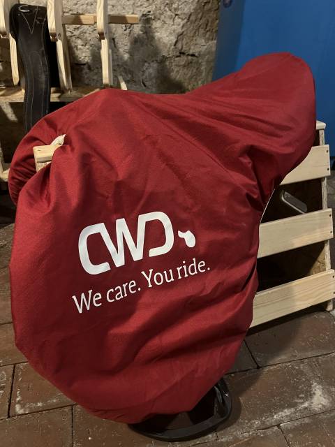 Sella da salto ostacoli CWD  17" - 2023