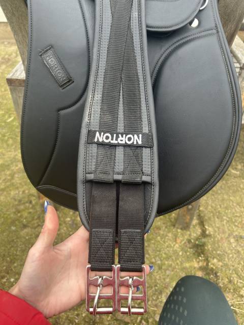 Sella mista Norton  17.5" - 2025