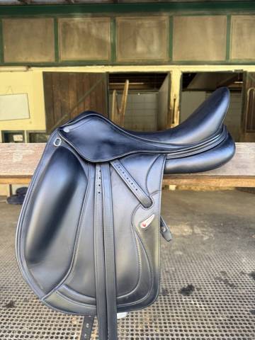 Sella da dressage Equipe Elizabeth 17,5"