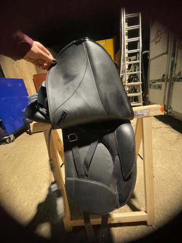 Sella da dressage Norton  16.5" - 2022