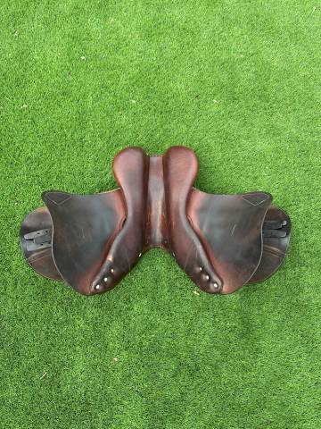 Sella da salto ostacoli Antar&egrave;s  17.5" - 2020