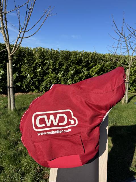 Sella da salto ostacoli CWD  17" - 2024