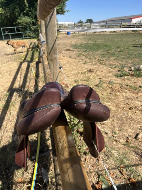 Sella da salto ostacoli Devoucoux Enara 17.5" - 2023