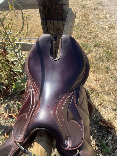 Sella da salto ostacoli Devoucoux Enara 17.5" - 2023