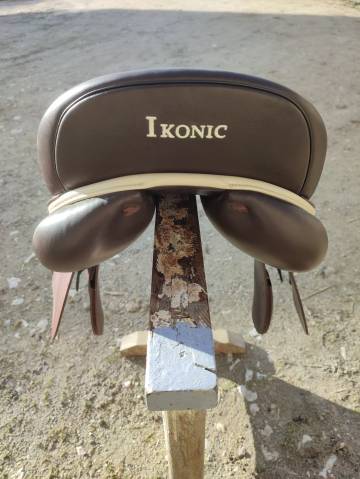 Sella mista Ikonic Confort evo 17" - 2026