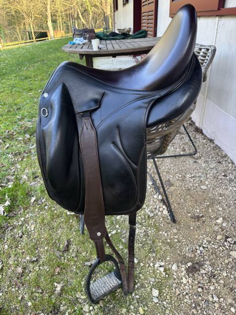 Sella da dressage Devoucoux  17.5" - 2018