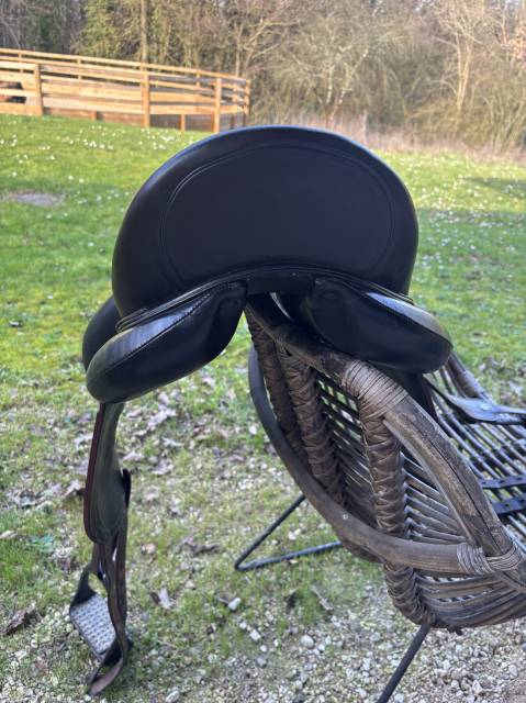 Sella da dressage Devoucoux  17.5" - 2018