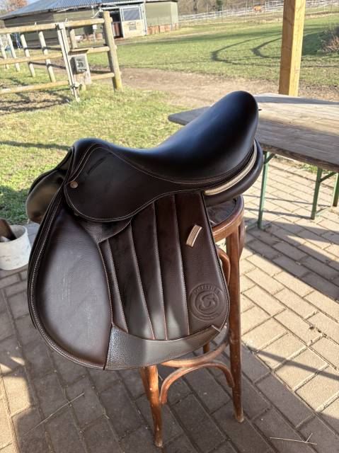 Sella da salto ostacoli Forestier  17.5" - 2024