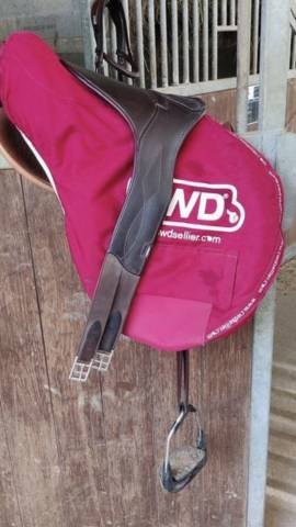 Sella da salto ostacoli CWD  17.5" - 2018