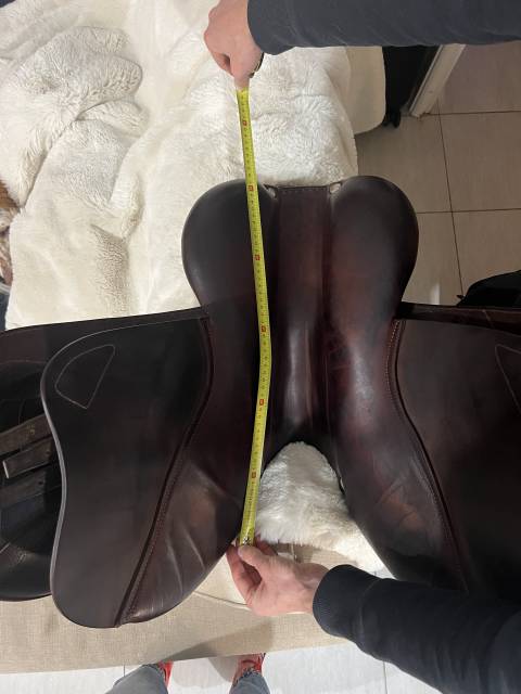 Sella da salto ostacoli CWD  17.5" - 2018