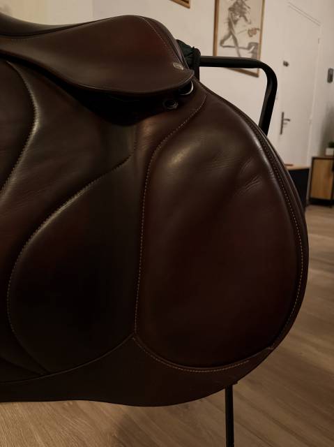 Sella da salto ostacoli Devoucoux  17" - 2018