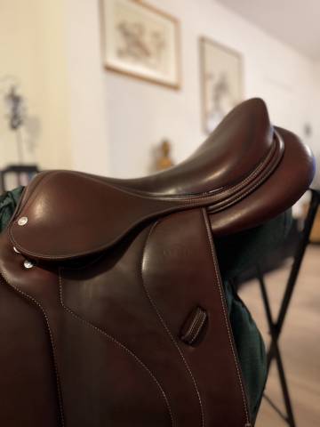 Sella da salto ostacoli Devoucoux  17" - 2018