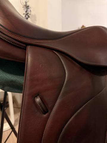 Sella da salto ostacoli Devoucoux  17" - 2018