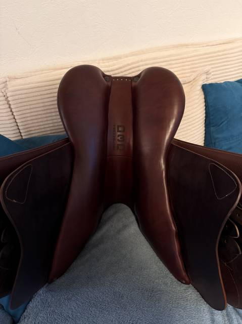 Sella da salto ostacoli Devoucoux  17" - 2018