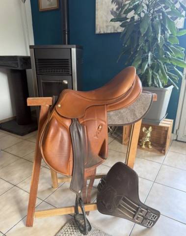 Sella da salto ostacoli  Saddle Jacare  17.5" - 2024