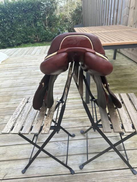 Sella da salto ostacoli CWD  17.5" - 2022