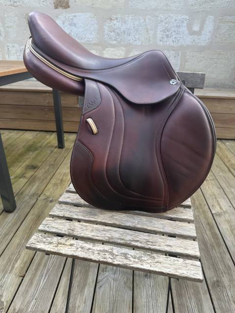 Sella da salto ostacoli CWD  17.5" - 2022