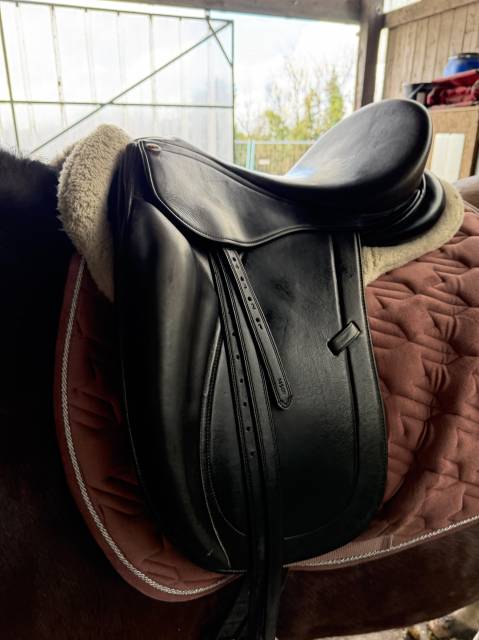 Sella da dressage Eric Thomas  17" - 2015
