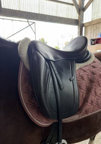 Sella da dressage Eric Thomas  17" - 2015