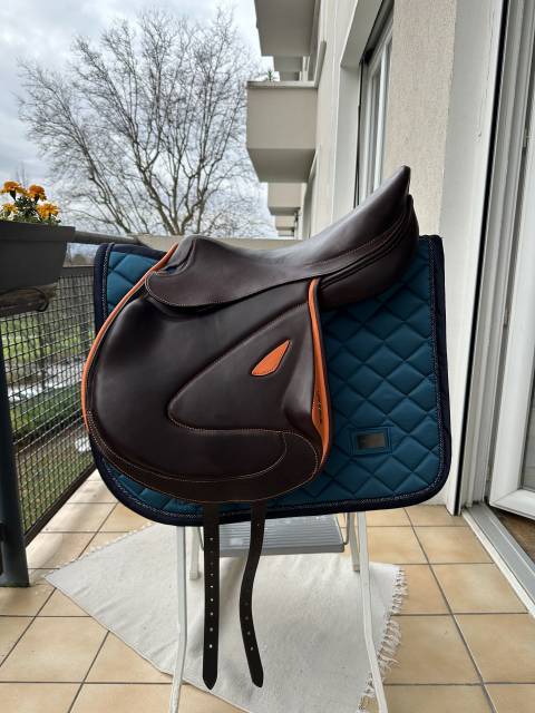 Sella mista Stubben Phantom 17.5" - 2025