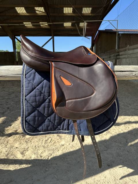 Sella mista Stubben Phantom 17.5" - 2025