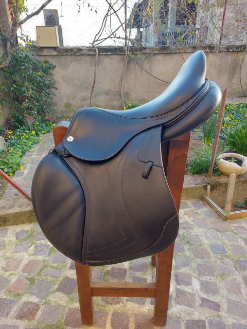 Sella da salto ostacoli CWD  17" - 2025