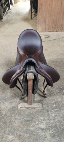 Sella da dressage Devoucoux  17.5" - 2023