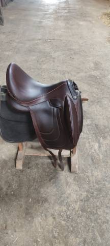 Sella da dressage Devoucoux  17.5" - 2023