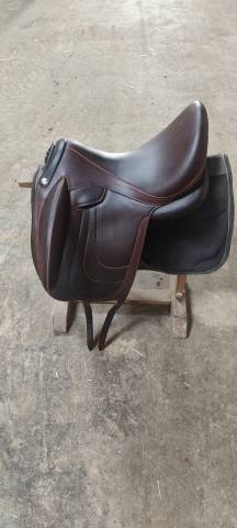Sella da dressage Devoucoux  17.5" - 2023