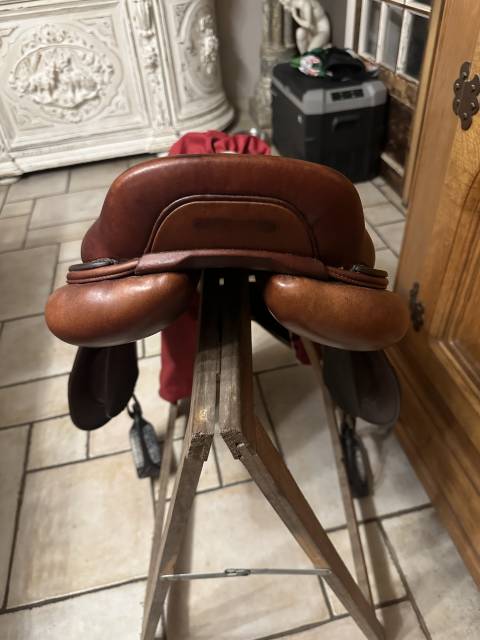 Sella da salto ostacoli CWD  17.5" - 2021