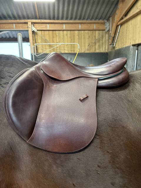 Sella da salto ostacoli Devoucoux  17.5" - 2022