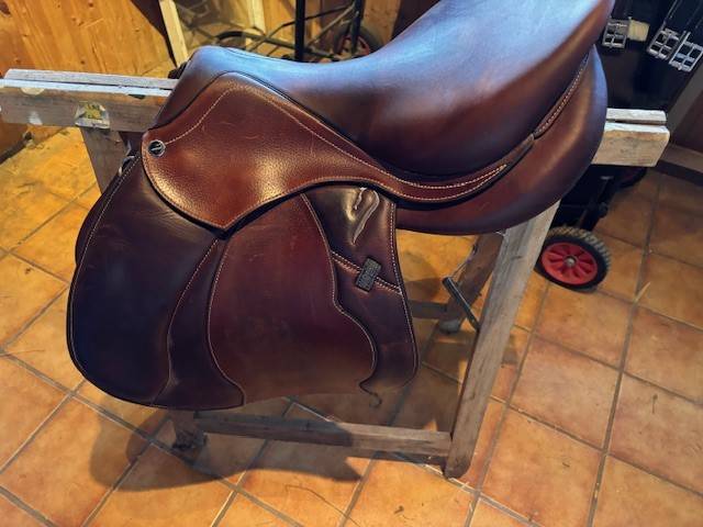 Sella da salto ostacoli Antar&egrave;s ExtraContact 17.5" - 2024