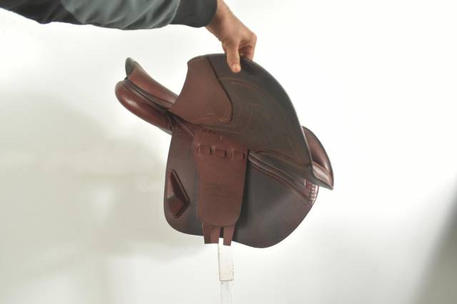 Sella da salto ostacoli CWD SE40 17.5" - 2023