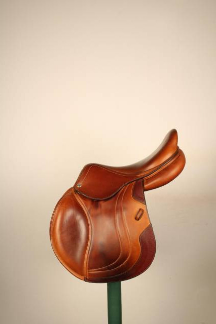 Sella da salto ostacoli CWD  17.5" - 2023