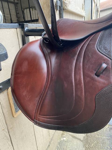 Sella da salto ostacoli CWD  17.5" - 2021