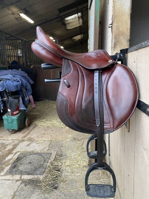 Sella da salto ostacoli CWD  17.5" - 2021