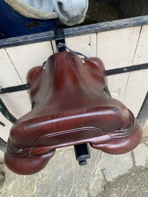 Sella da salto ostacoli CWD  17.5" - 2021