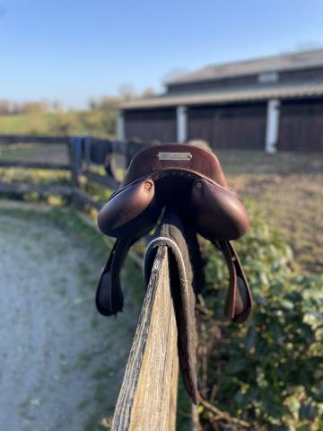 Sella da salto ostacoli Meyer  18" - 2023