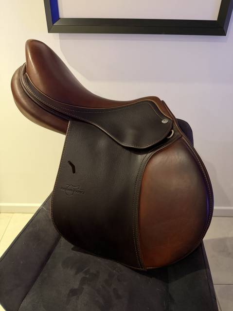 Sella da salto ostacoli  Benjamin Mahieu 17.5" - 2023