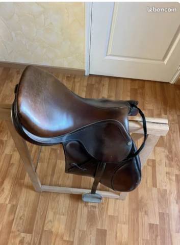 Sella da salto ostacoli Delgrange  17.5" - 2010