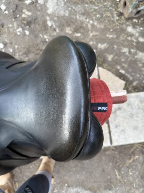 Sella da dressage Fairfax  17.5" - 2017