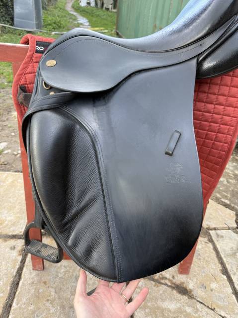 Sella da dressage Fairfax  17.5" - 2017