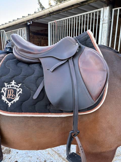 Sella da salto ostacoli Antar&egrave;s  17" - 2007