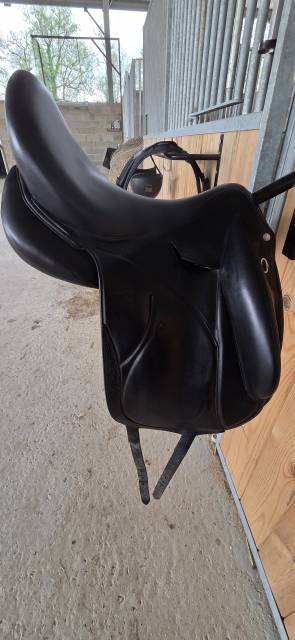 Sella da dressage Devoucoux  17.5" - 2022