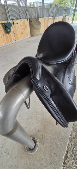 Sella da dressage Devoucoux  17.5" - 2022