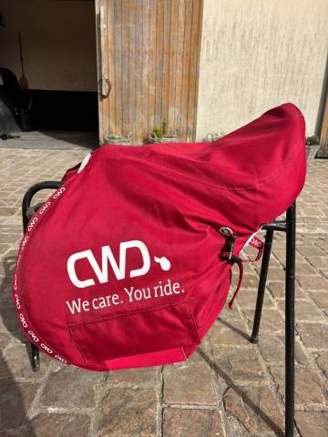 Sella da salto ostacoli CWD  17.5" - 2024