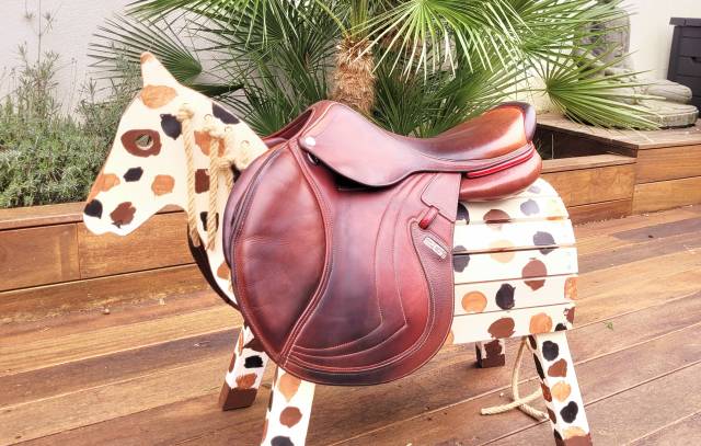 Sella da salto ostacoli CWD  17.5" - 2022