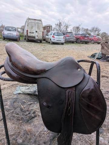 Sella da salto ostacoli CWD  17" - 2005